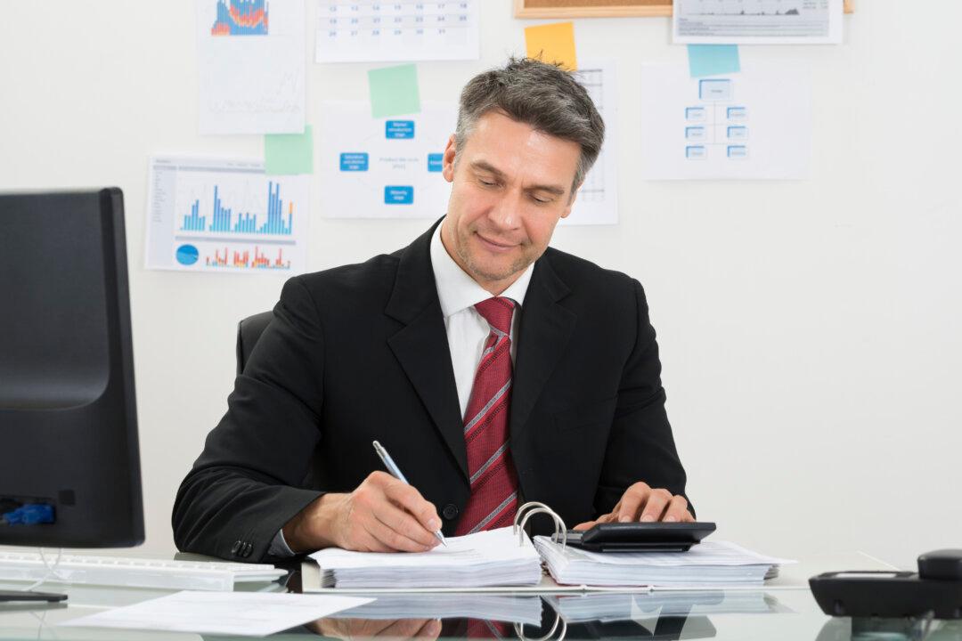 4 Ways to Set Up Your Personal Finances Right and Tackle Your Financial Goals This Year