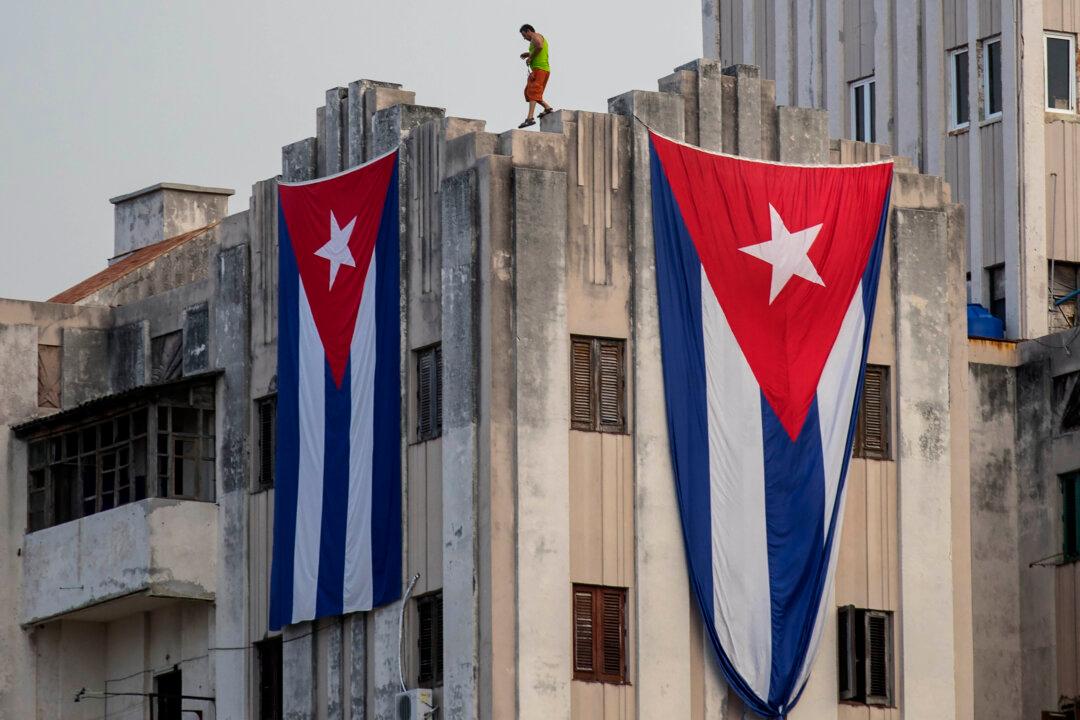 Top US Diplomat Flies to Cuba for New Policy Victory Lap