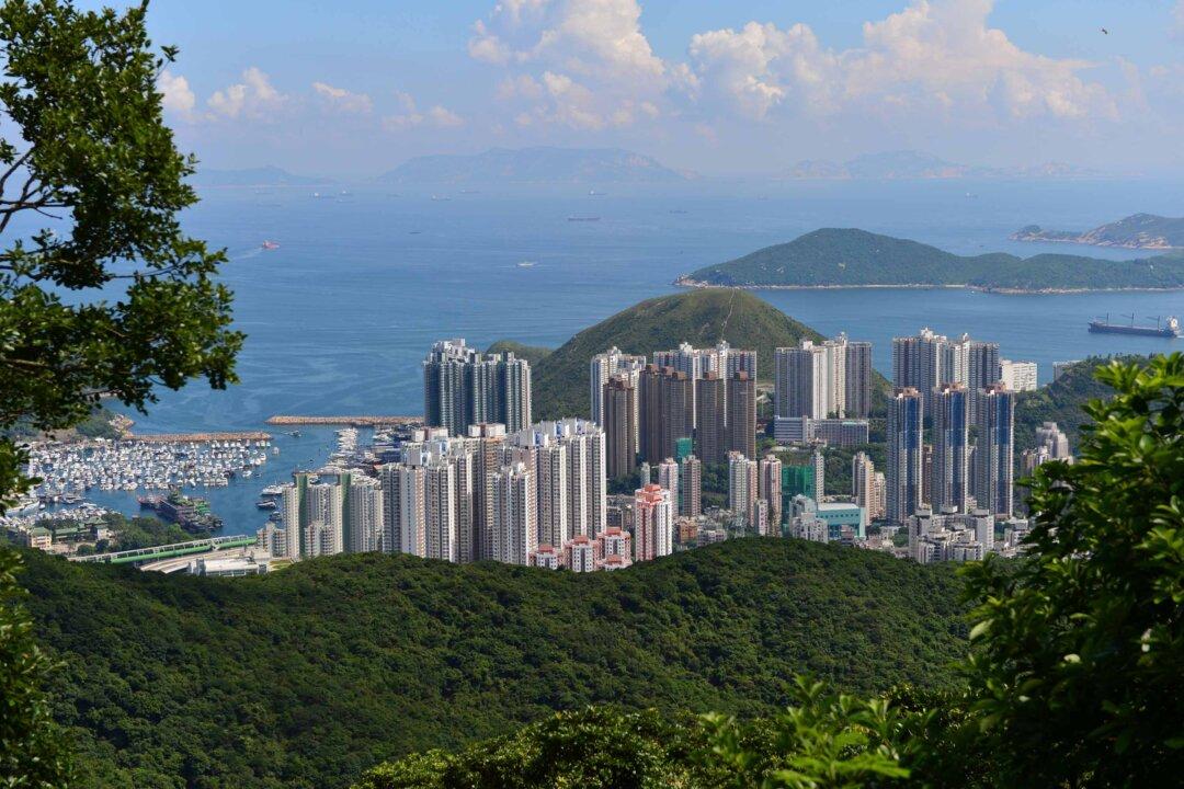 US Report Calls for Removing Obstacles for Hongkongers to Obtain Visas