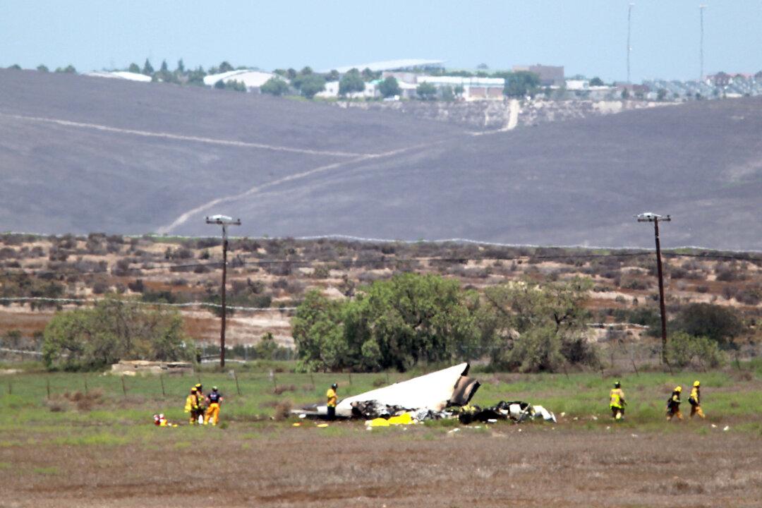 Authorities: 5 Dead in Midair Collision of Small Planes