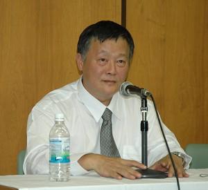 Famous Chinese Democracy Advocate Urges Europe to Continue Arms Embargo