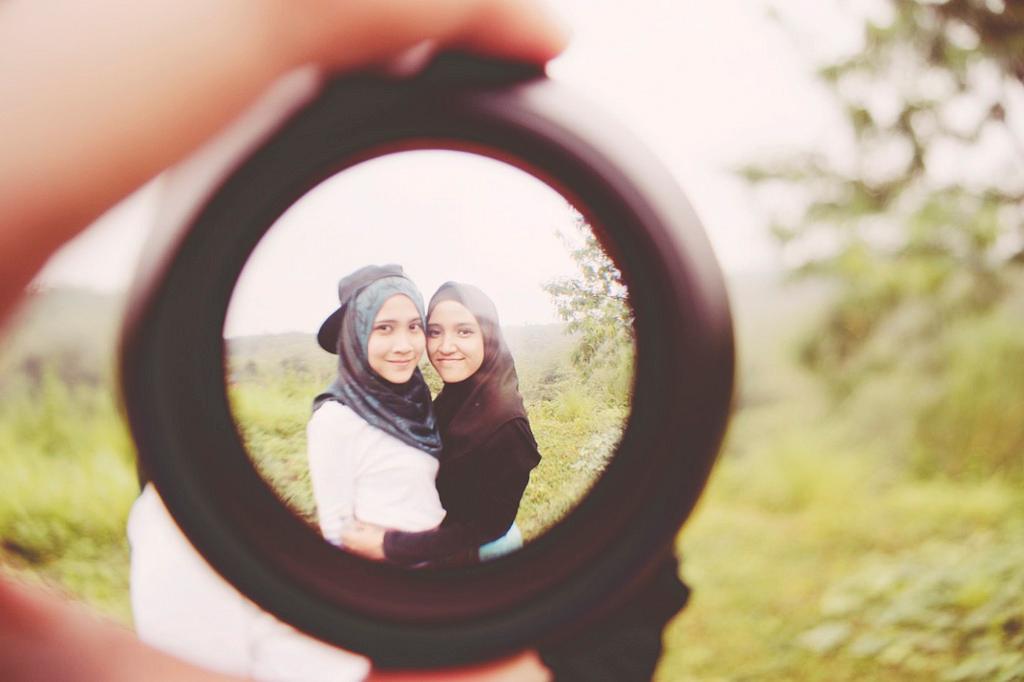 Old Friend or Look-Alike? How Your Brain Knows