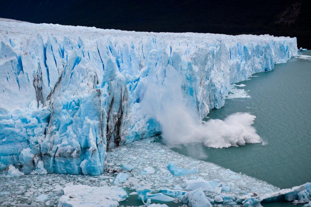 ‘Icequake’ Sensors Track Tidewater Glacier Melt