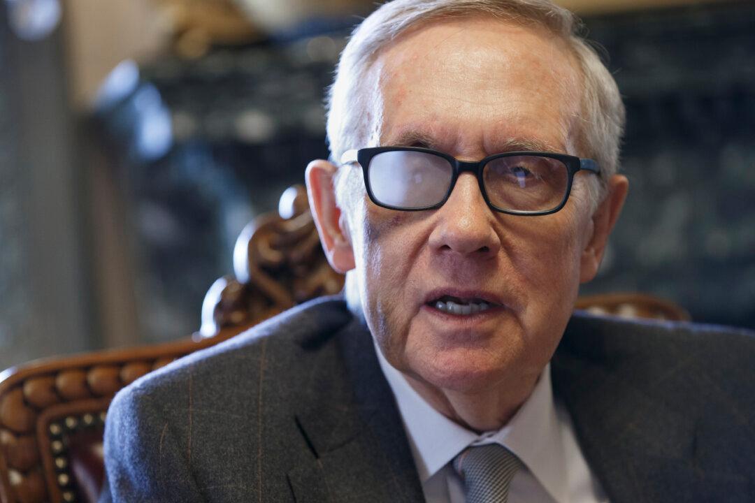 Harry Reid Warns Democrats: Trump Is a ‘Very Smart Man’