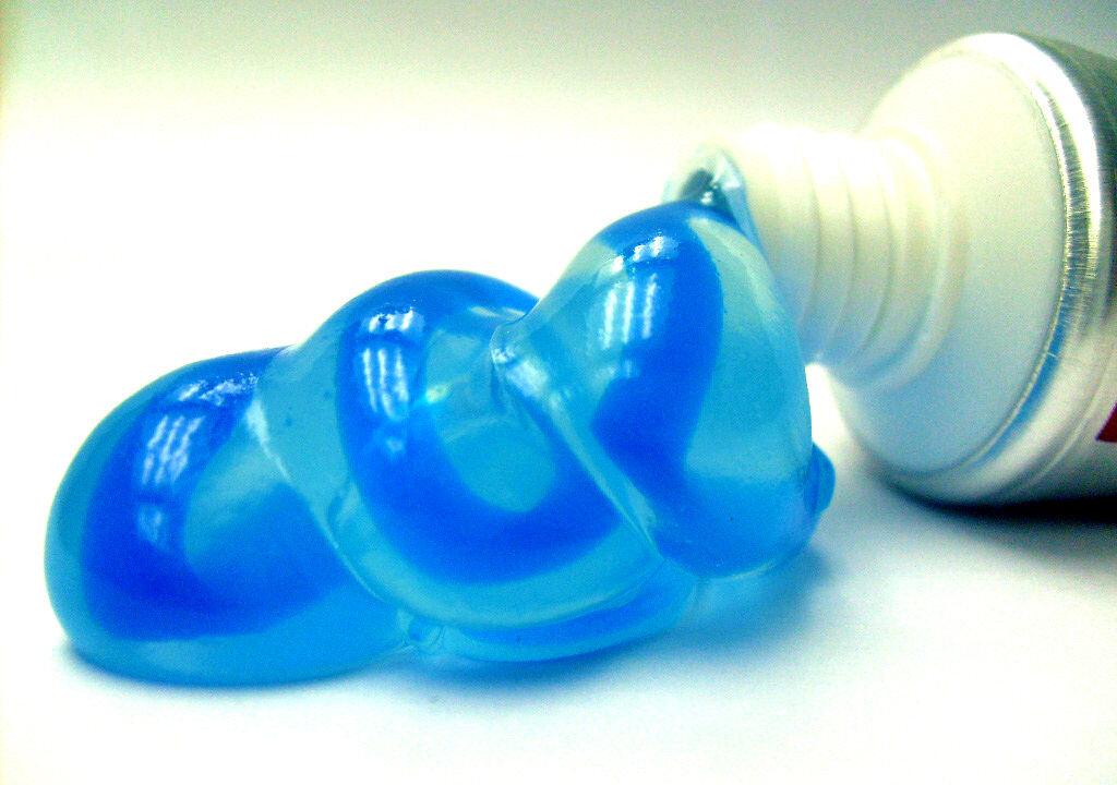 9 Toxic Toothpaste Ingredients That You Need to Avoid for Good Oral Health