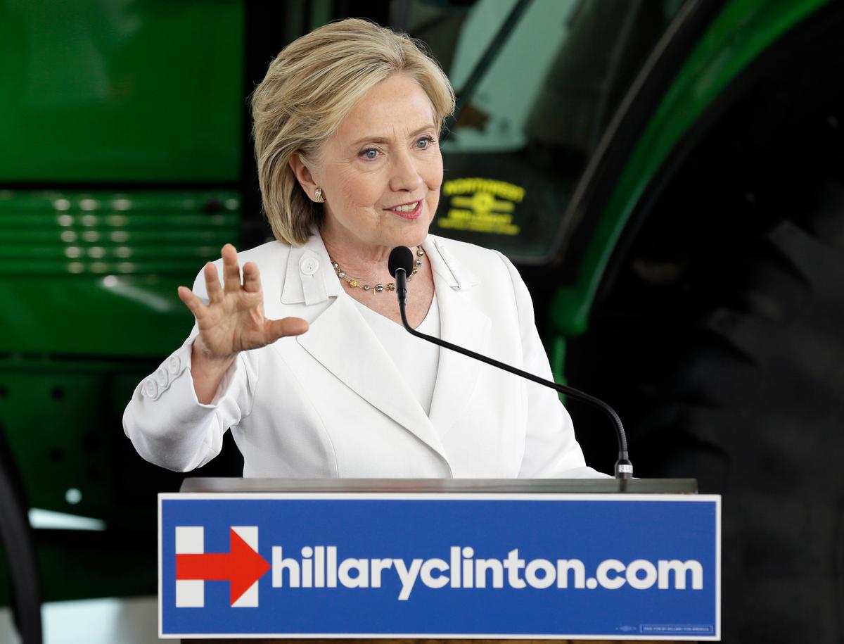 Clinton Wins Endorsement of National Education Association