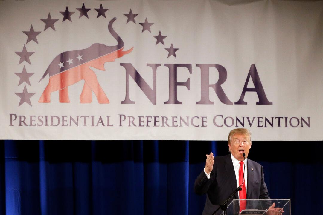 Donald Trump Courts Tea Party Voters in Nashville