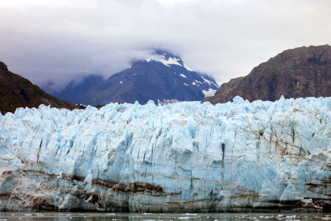 Global Warming Carving Changes Into Alaska in Fire and Ice