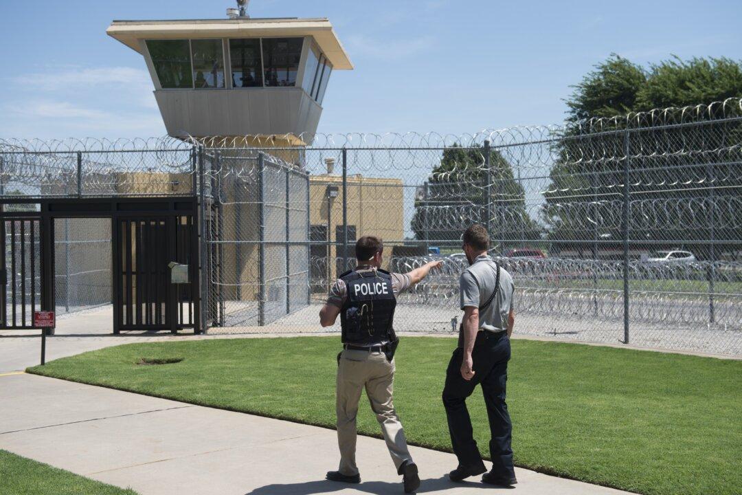 Federal Inmates Escape While Traveling to Halfway Houses