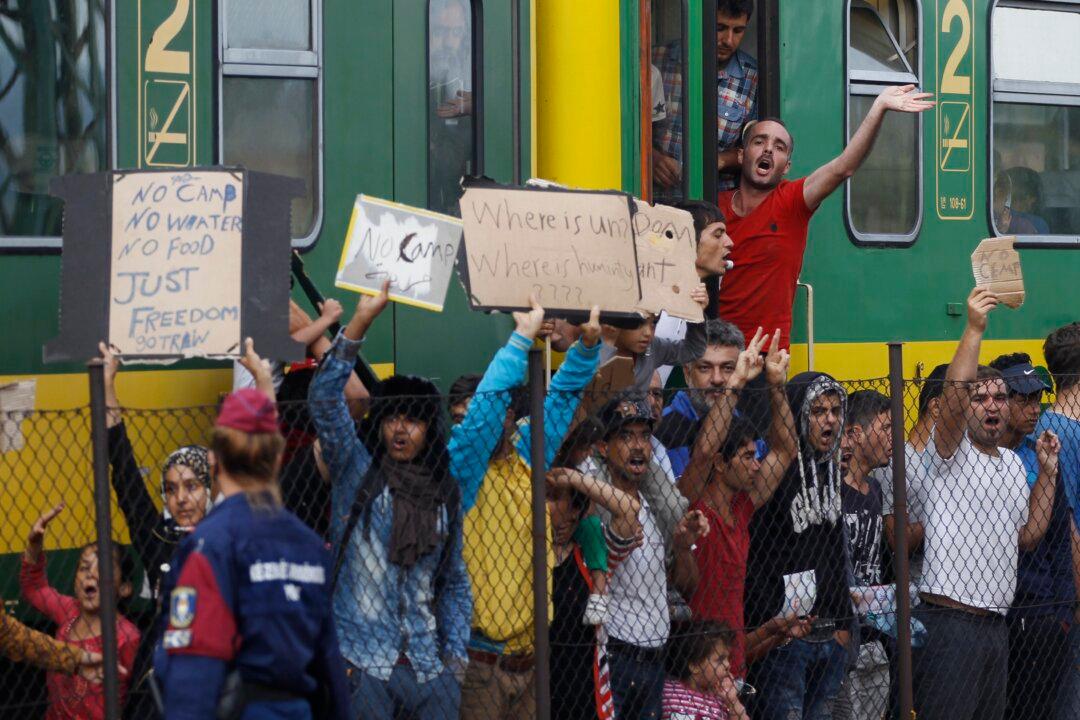 Frustration Grows Among Refugees at Hungarian Train Stations