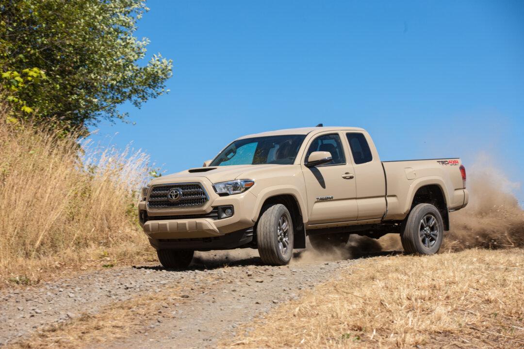 2016 Toyota Tacoma Midsize Pickup