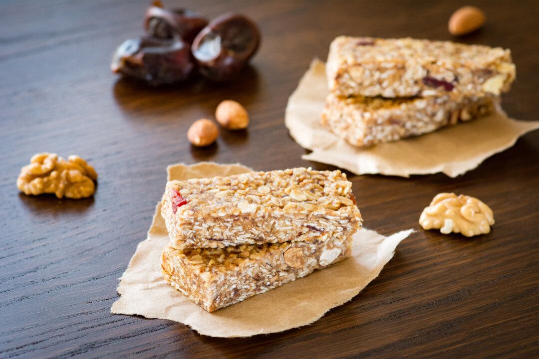 Recipe: Apple Walnut Chia Snack Bars