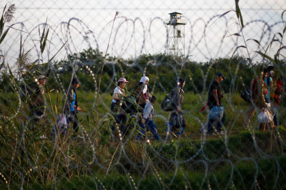 Hungary Close to Completing Fence on Croatian Border