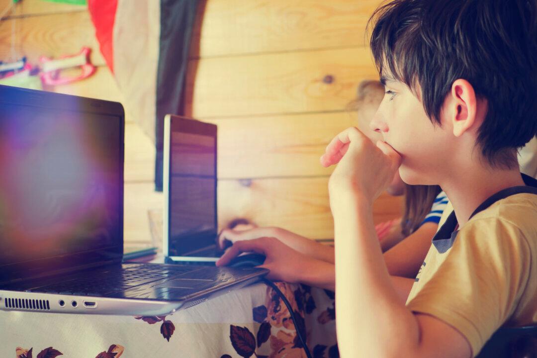 Screen Time for Kids: 5 Ways for Parents to Manage Technology at Home
