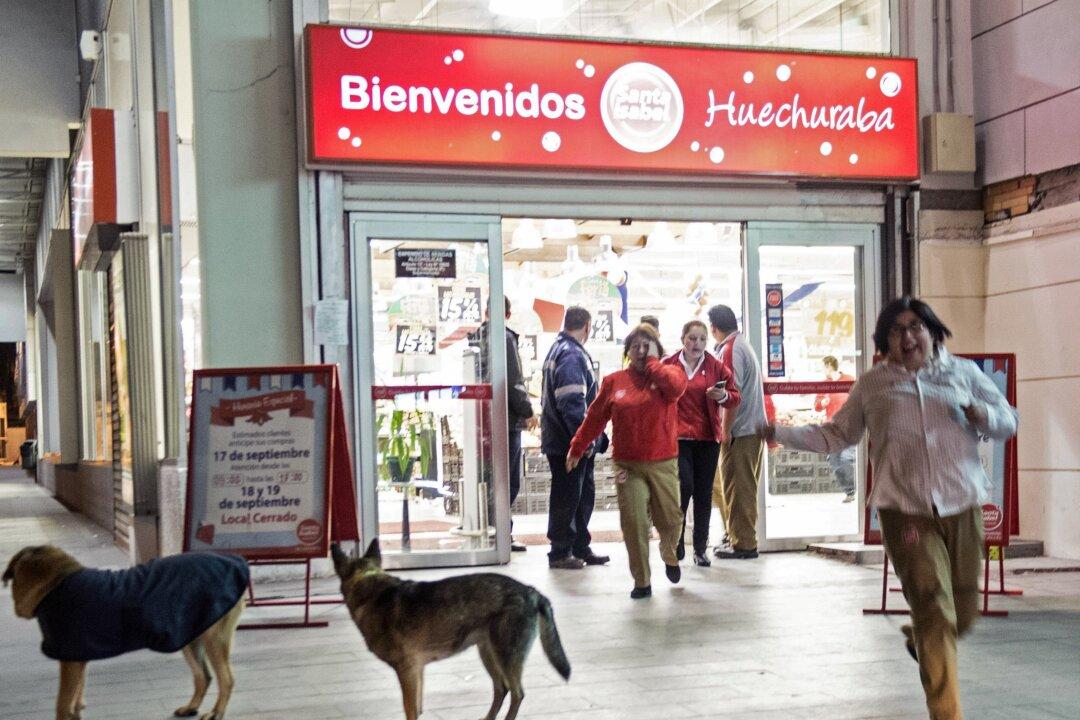 UPDATED: Powerful 8.3 Quake Shakes Chile Capital, Tsunami Warning Issued