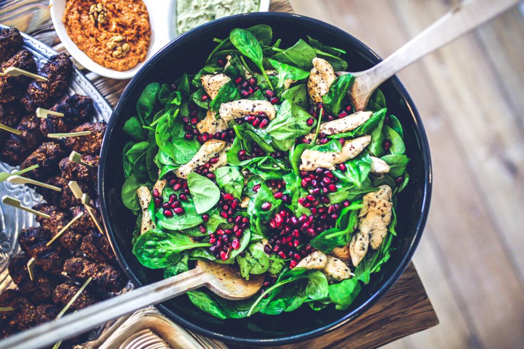 8 Surprising Health Facts About Spinach