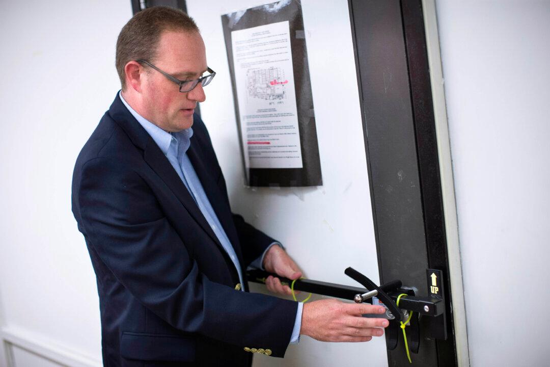 Safety Experts Question Classroom Barricade Devices