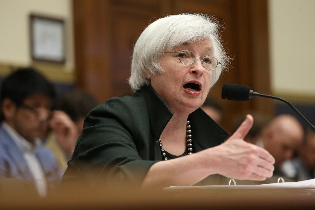 The Federal Reserve Is Losing Credibility by Not Raising Rates Now