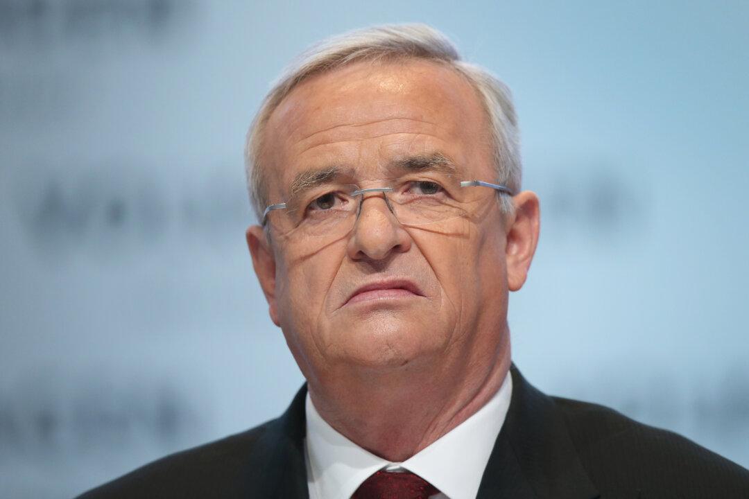Volkswagen CEO Steps Down Amid US Emissions-Rigging Scandal