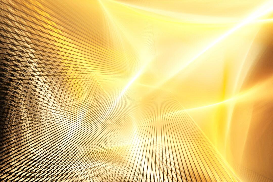 Zoom in on Metallic Glasses to Find Fractals