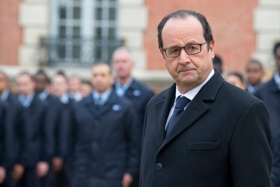 Has the French President’s Call to Arms Against ISIS Fizzled?
