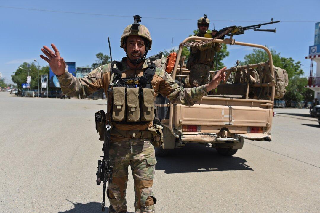 Afghan Troops Push Into City of Kunduz, Taliban in Retreat