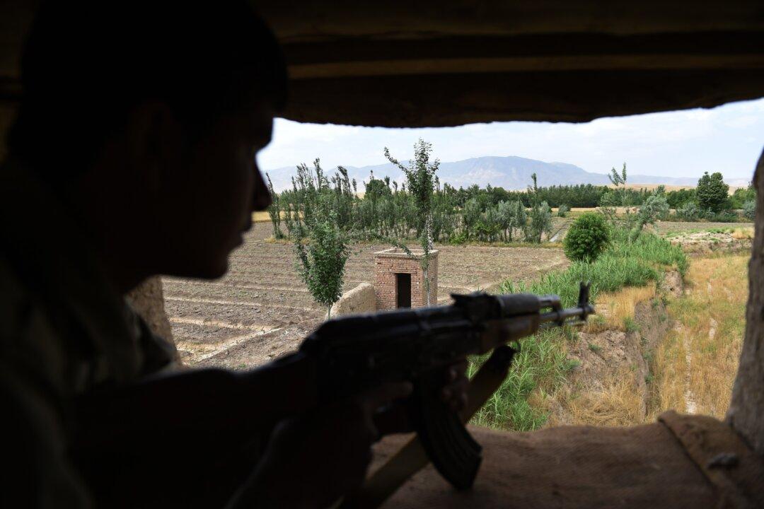 Afghan Official: Policeman Kills 10 Other Police in South