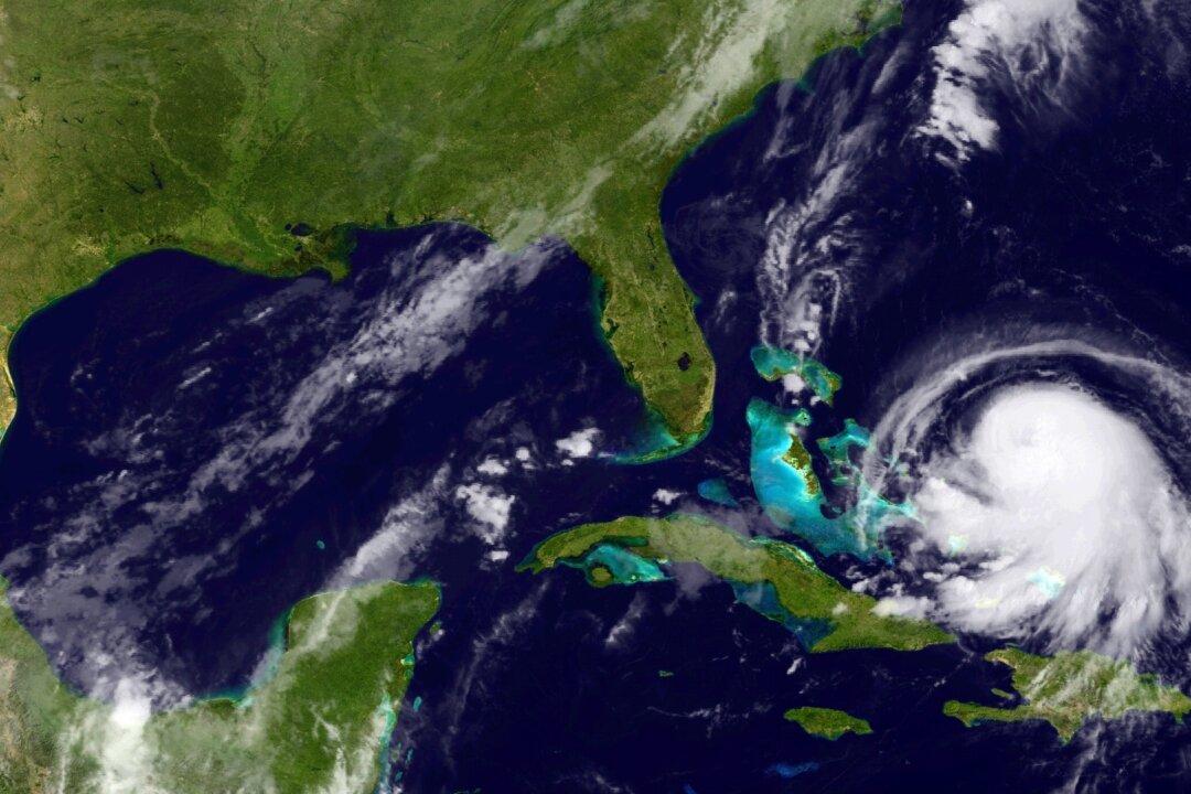 Hurricane Joaquin Gains Force Near Bahamas, Heads Toward US