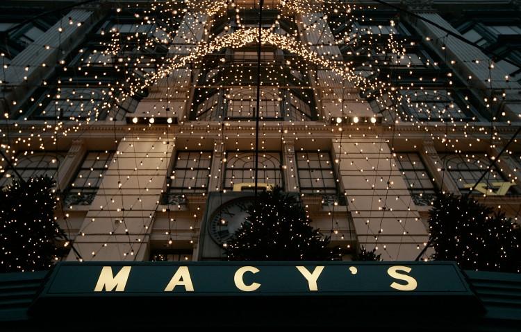 Macy’s Raises Profit Forecast Before Key Holiday Season
