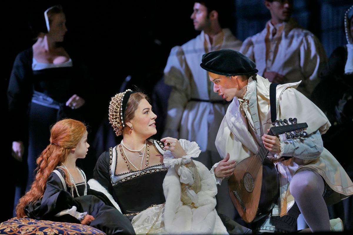 Radvanovsky Rocks as the Ill-Fated Anna Bolena