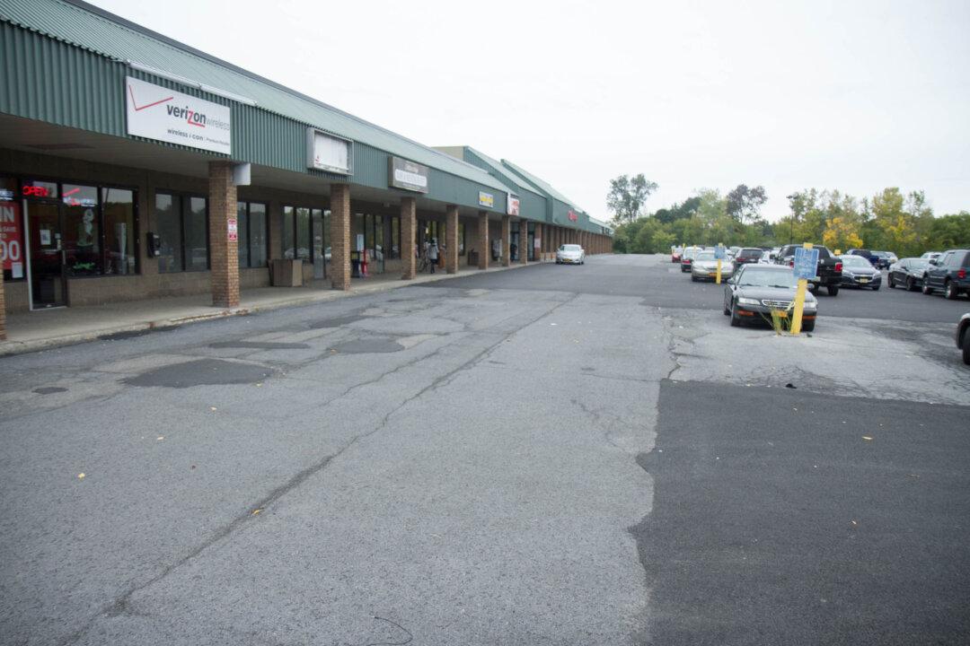 Goshen Plaza Owner Still Looking for Grocer