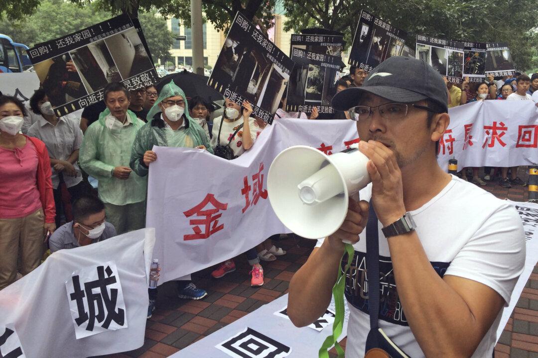 Chinese Scholar: China’s Society Could Be Sliding Into Disorder