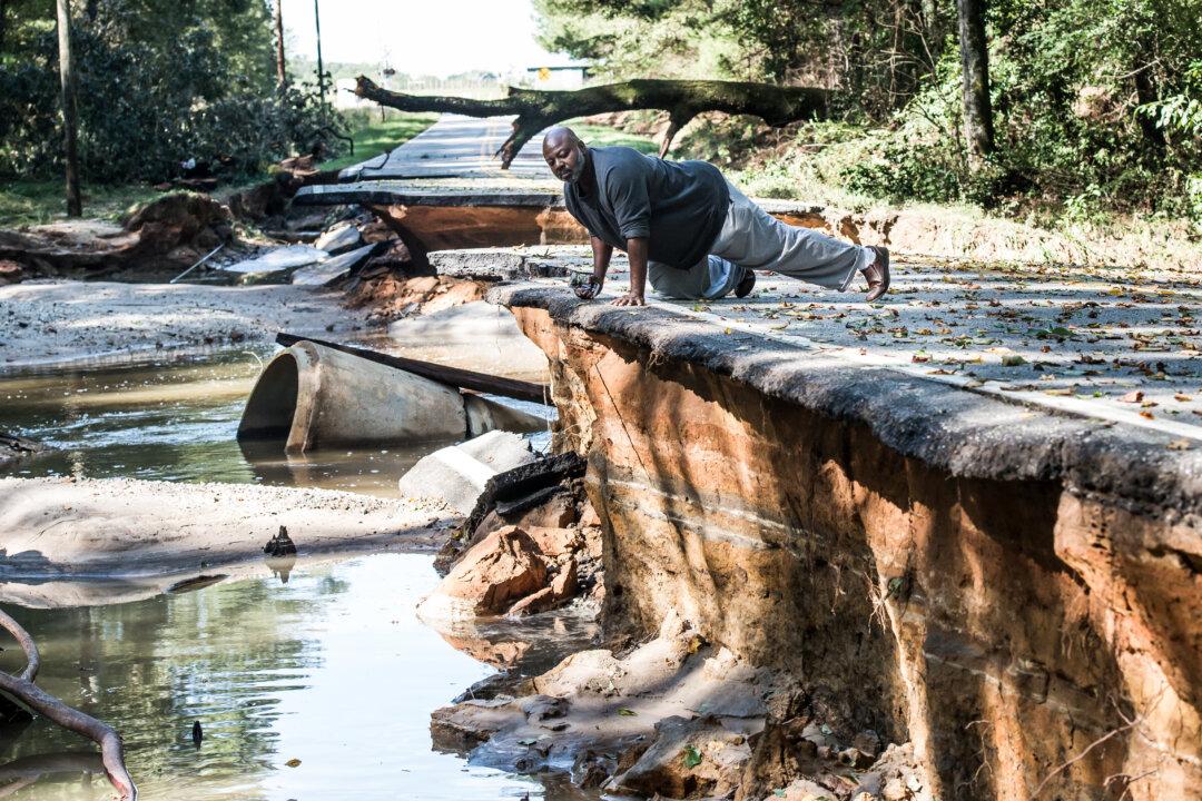 South Carolina Cleans Up, but Worries Remain Amid Floods