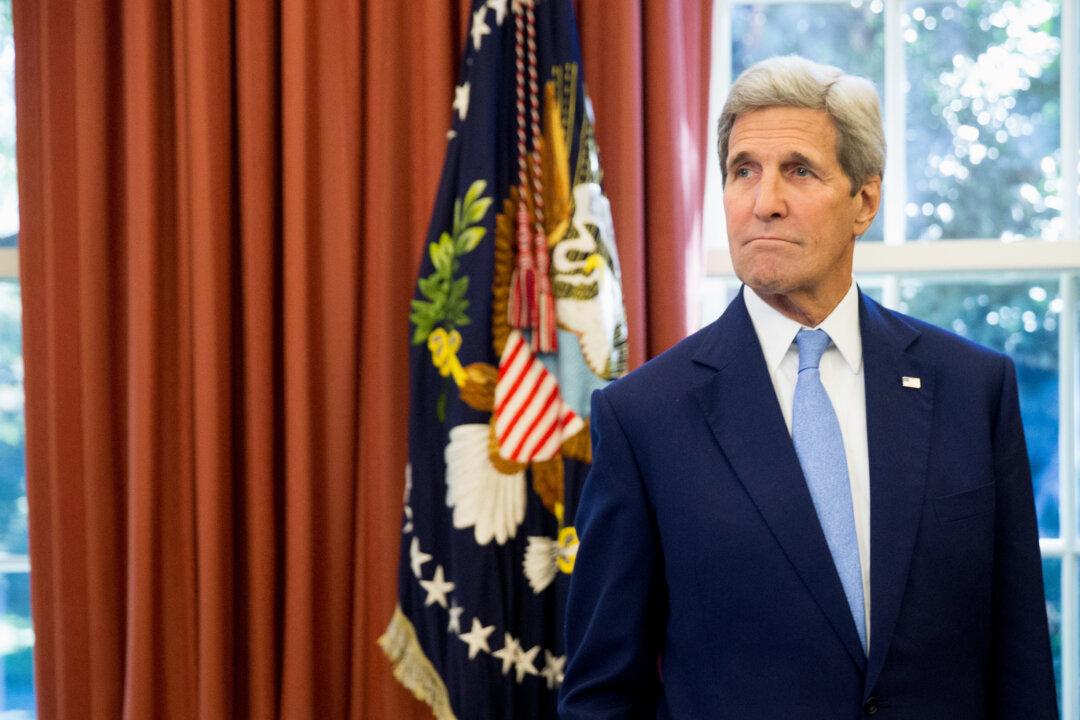 Kerry Offers Support, Friendship to Central Asia Nations