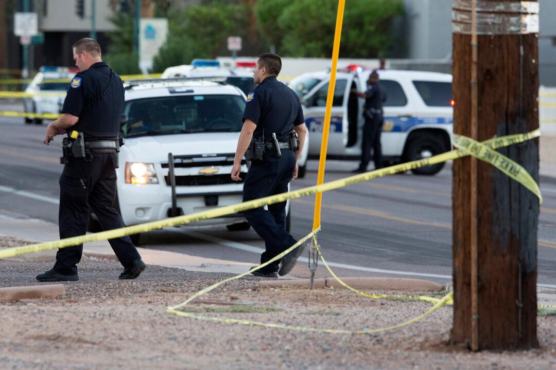 1 Dead, 3 Wounded in University Shooting in Arizona