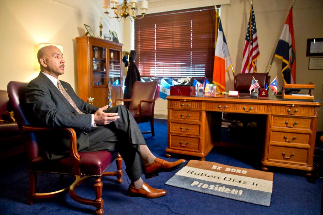 Will Bronx Borough President Rubén Díaz Challenge Mayor de Blasio in 2017?