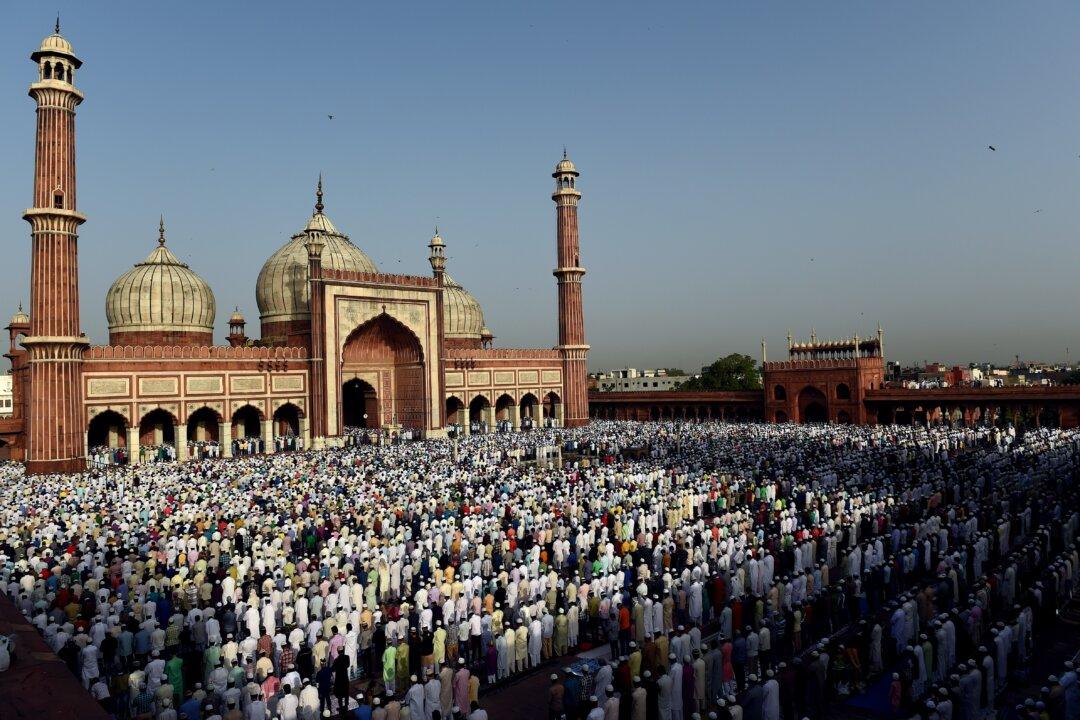 Rise of Minority Muslim Population Poses Challenge to India’s Democracy