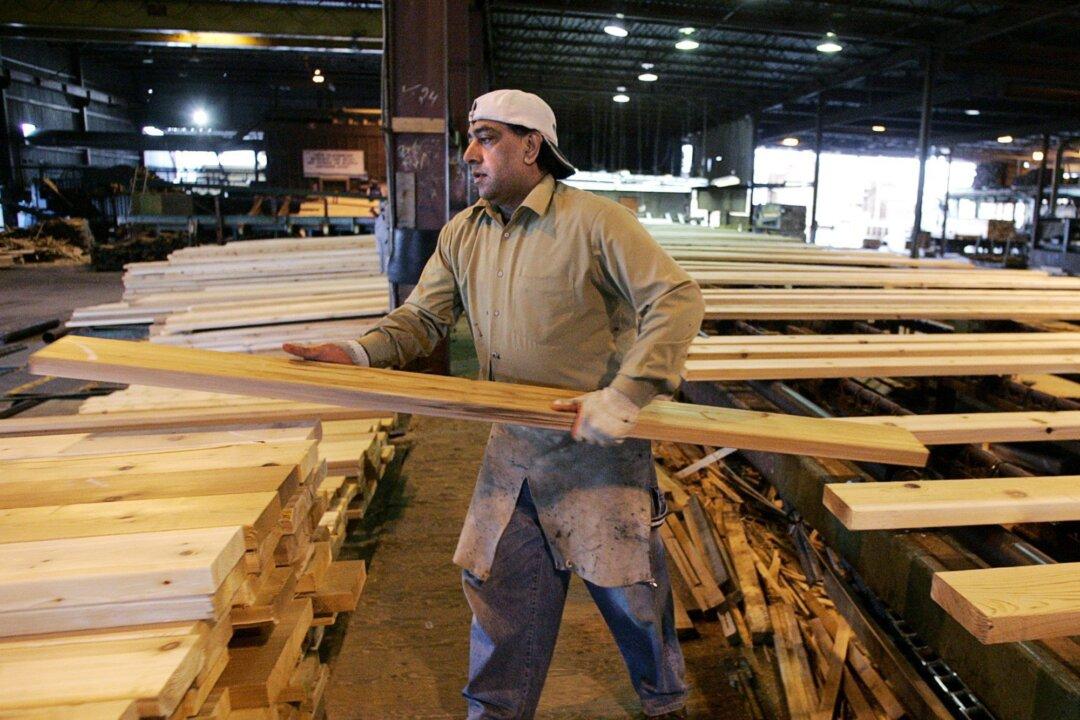 Blame Game Already on as Canada-US Softwood Deal Expires