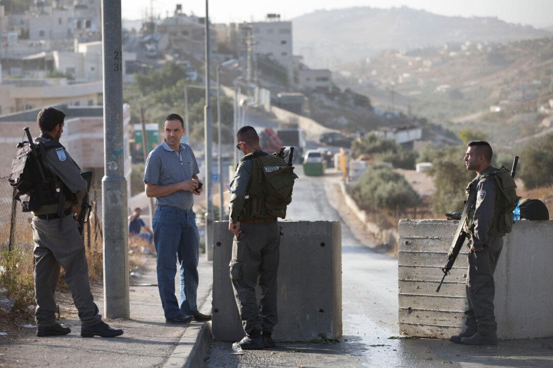 New Apps Help Palestinians Navigate Israeli Checkpoints