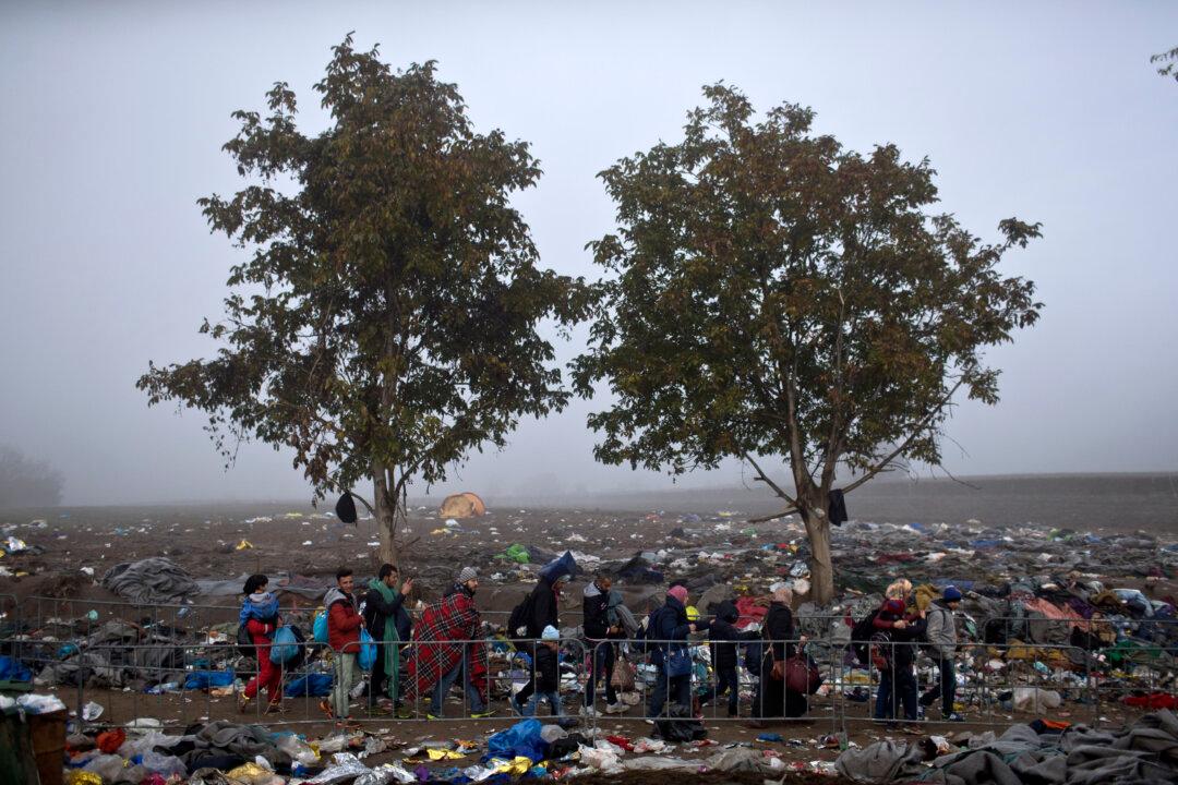 Croatian Leader Dismisses Migrant Summit Draft