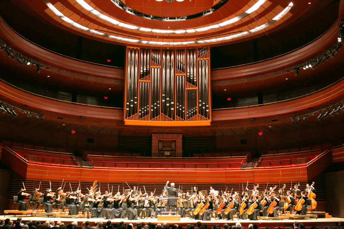 Aviation Consultancy CEO Feels Fulfilled After Seeing Shen Yun Symphony Orchestra