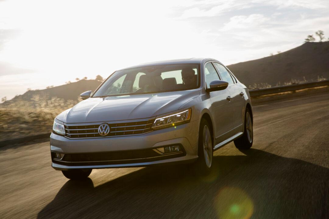 2016 Volkswagen Passat SEL Premium