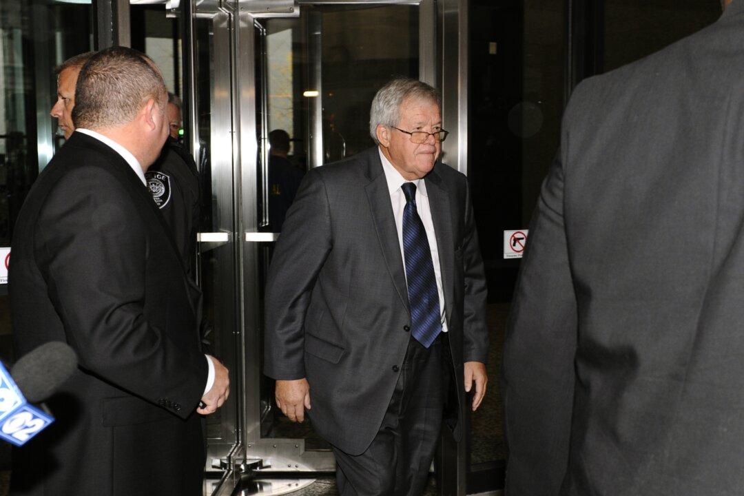 Ex-House Speaker Hastert Pleads Guilty, Acknowledges Hush-Money Scheme