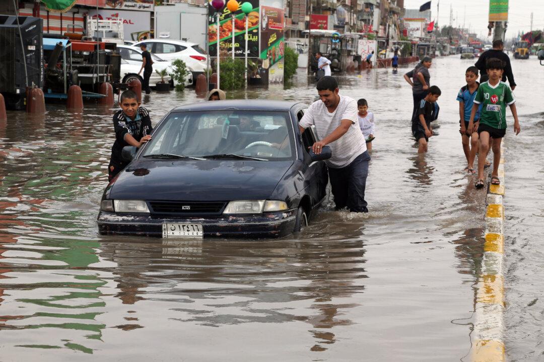 Floods Paralyze Iraqi Capital as Heavy Rain Continues