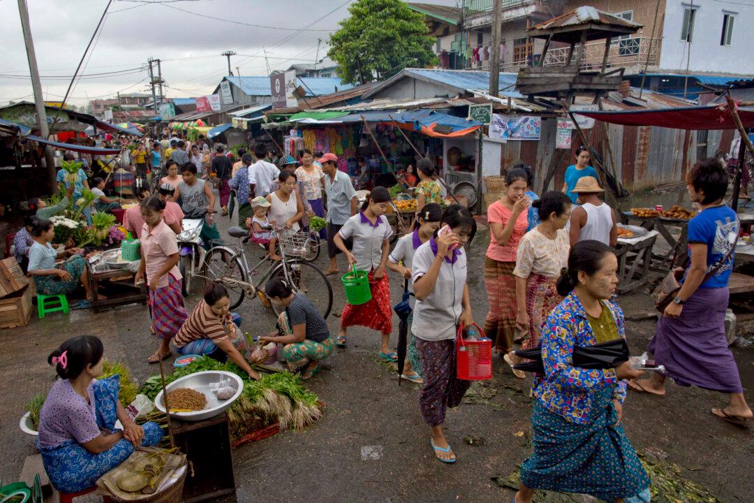 Open-for-Business Burma Struggles for Global Foothold
