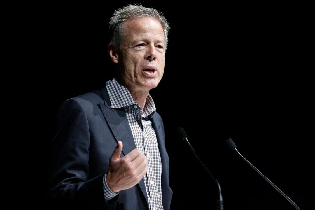 Time Warner CEO Signals Delays for DC Shows on Netflix, Hulu