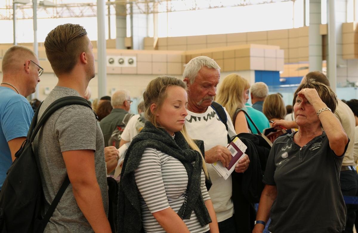 Stranded British Tourists Anxious to Leave Egyptian Resort