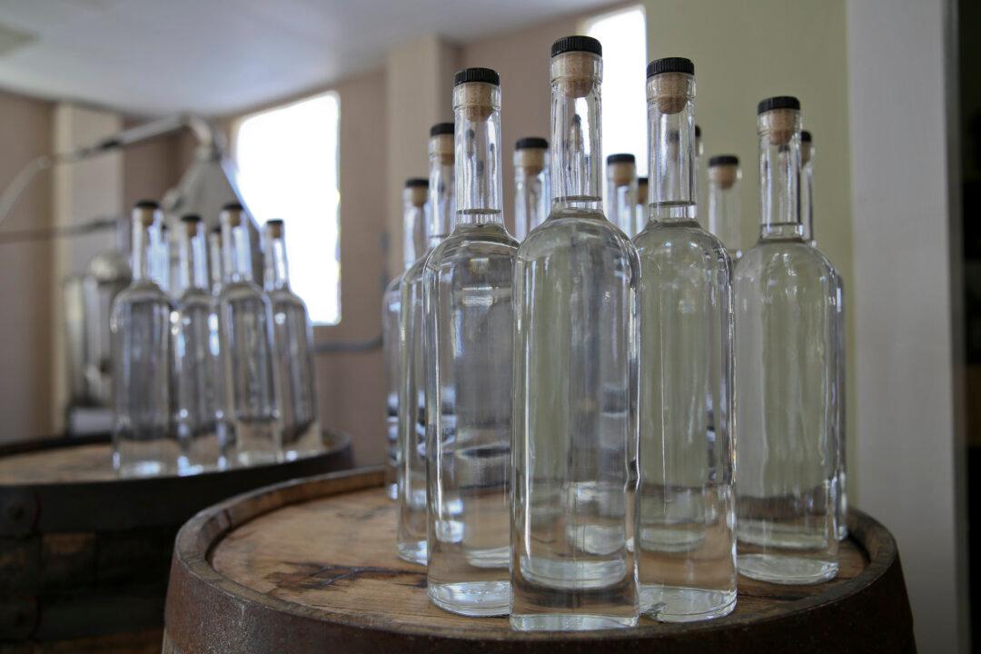 Distilleries Embrace Franklin County’s Moonshine History