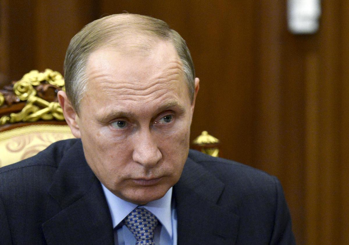 Metrojet Crash Cause Still Unclear but Could Benefit Putin
