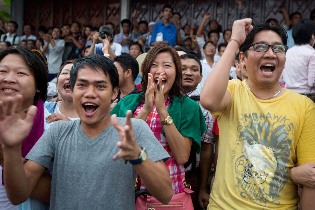 With Excitement and Hope, Millions Vote in Burma Polls